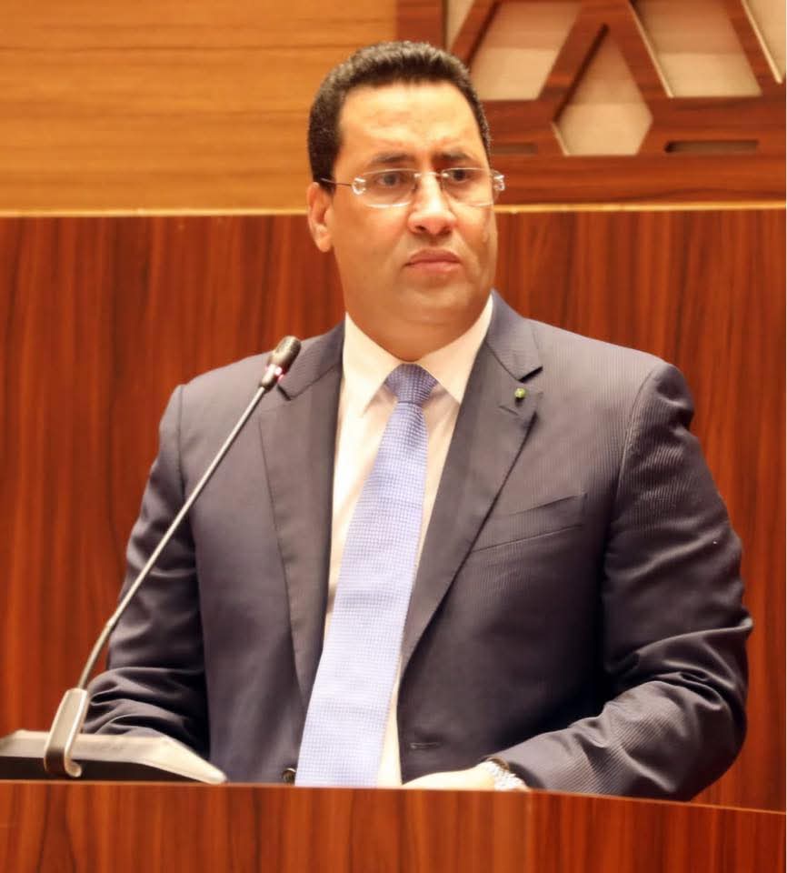 المختار ولد اجاي يكتب: "أيهما أكثر نجاعة و فائدة و إنصافا للمواطنين الأقل دخلا"؟