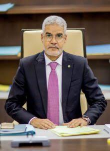 الوزير ولد ابوه يرد على تدوينات المختار ولد اجاي