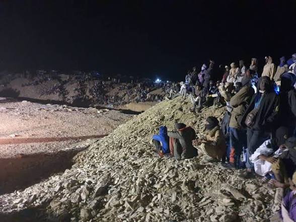 وفاة منقب وإصابة ثلاثة إصابة بعضهم حرجة في ظروف قاسية