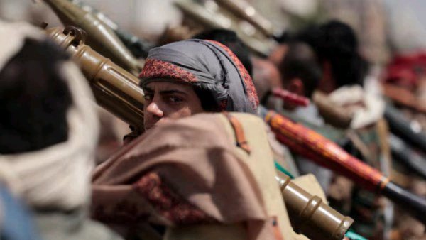 لغز رحلة 13 يوليو.. إيران ترسل قيادات الحرس الثوري وشحنات أسلحة إلى الحوثيين في اليمن