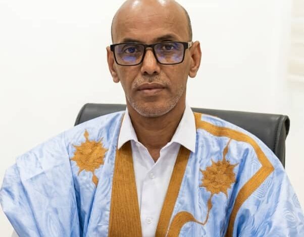 "الصحفي الذي نسي قلمه وسط المؤتمر!"