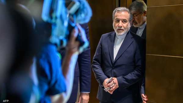 "إيران تشترط تعويضات أميركية قبل فتح مضيق هرمز"