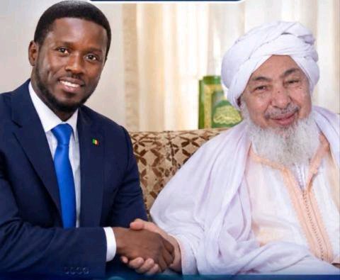 الرئيس السنغالي يزور العلامة عبد الله ولد بيّه في منزله بنواكشوط